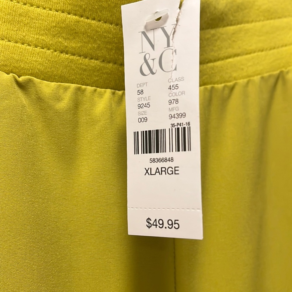 Women’s Pants - Picture 3 of 6